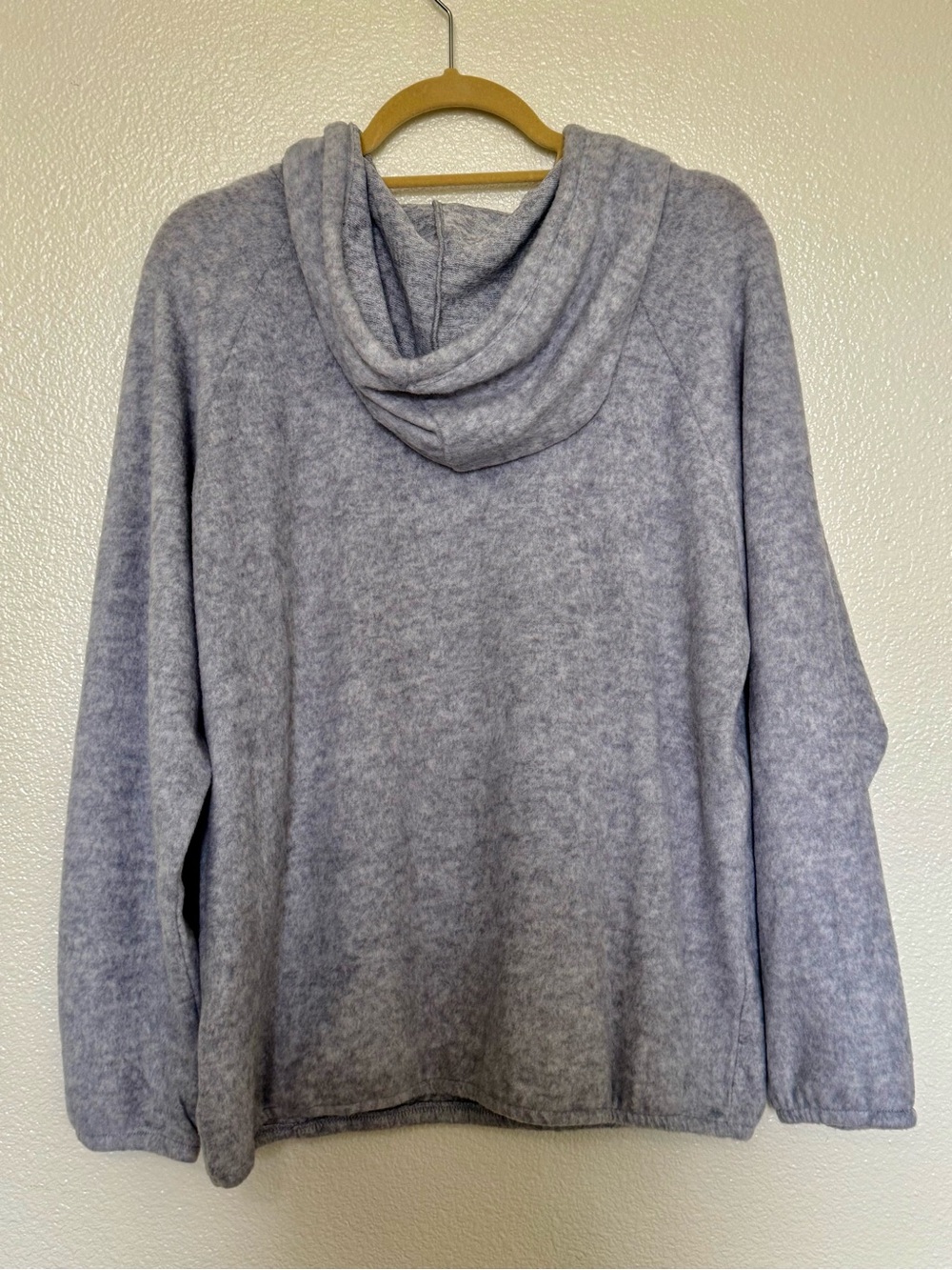 NWOT Zenana Outfitters Hacci Hooded Pullover - Picture 2 of 5